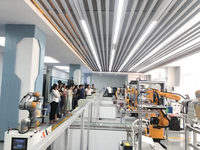 學校圓滿完成智能制造創新工廠系統集成與應用師資班培訓，助力人工智能行業應用系統集成服務人才培養